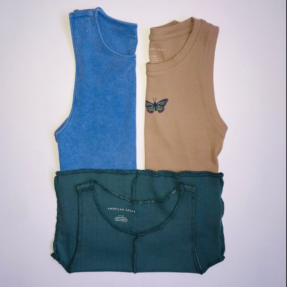 AE - 3 cropped tank tops